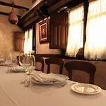 雄鹰酒店 3*