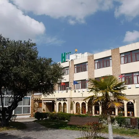 El Aguila אוטבו