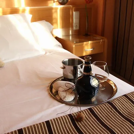 El Aguila Hotel Utebo